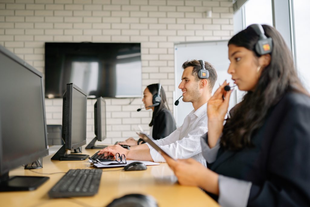 Boosting Call Center Workflow Efficiencies Using Pipes.ai 1 Boosting Call Center Workflow Efficiencies Using Pipes.ai Use AI technology to turn web leads into live calls for your sales team.