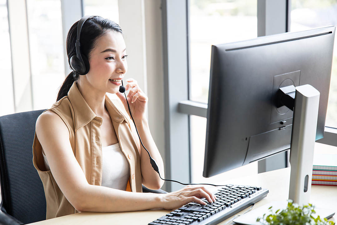 What Are the Main Features of Customer Service Software? Use AI technology to turn web leads into live calls for your sales team.