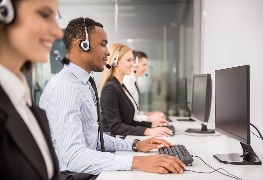What To Look For In Call Center Metrics? 5 What To Look For In Call Center Metrics? Use AI technology to turn web leads into live calls for your sales team.