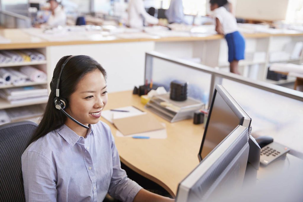 How to use a Call Center for Healthcare 6 How to use a Call Center for Healthcare Use AI technology to turn web leads into live calls for your sales team.