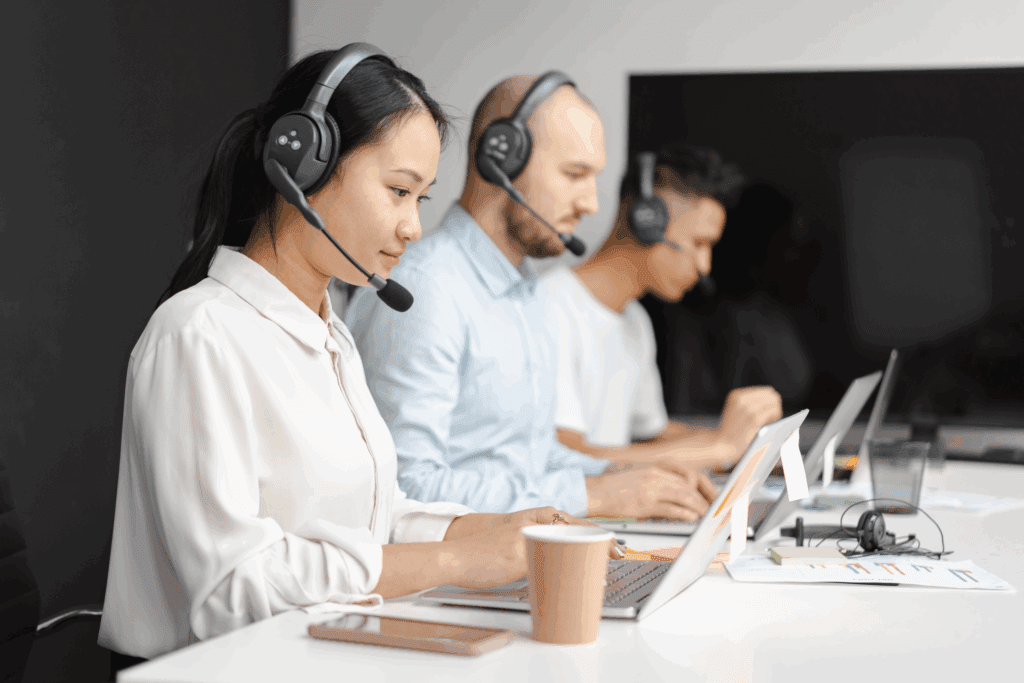 Streamline inbound and outbound calls with AI 1 Streamline inbound and outbound calls with AI Use AI technology to turn web leads into live calls for your sales team.